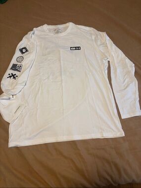 Under Armour White Long Sleeve Graphic Logo Tee